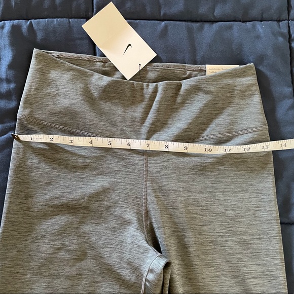Women’s NEW WITH TAG, Nike One Tight Fit, Mid Rise, Full Length Leggings - Picture 9 of 10